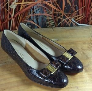Salvatore Ferragamo Boutique brown bow croc heels size 9 1/2 B